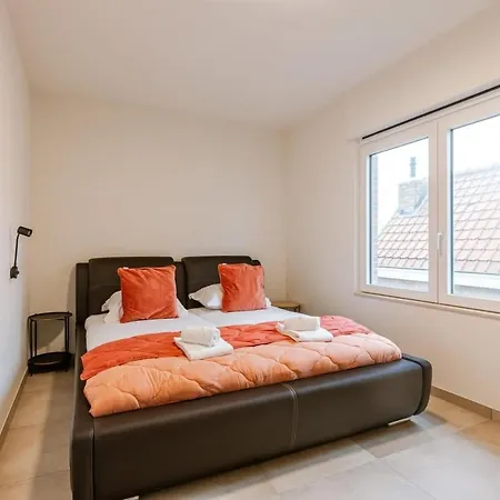 Spacious Getaway Close To The Beach And Airport Οστένδη