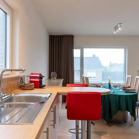 Βίλα Spacious Getaway Close To The Beach And Airport