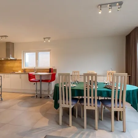 Villa Spacious Getaway Close To The Beach And Airport *