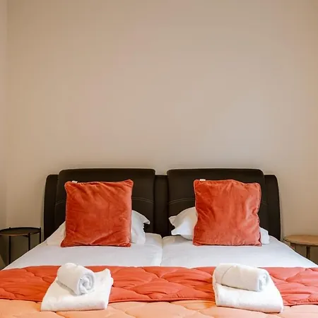Villa Spacious Getaway Close To The Beach And Airport
