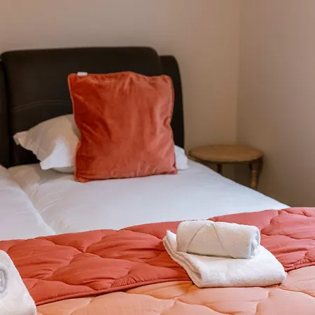 Spacious Getaway Close To The Beach And Airport * Ostende